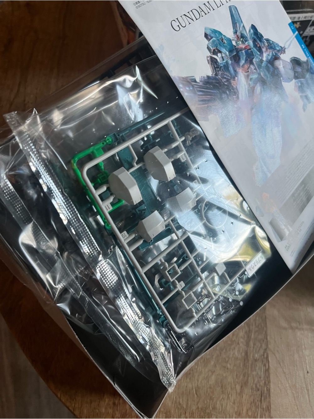 Gundam - Picture 5 of 9